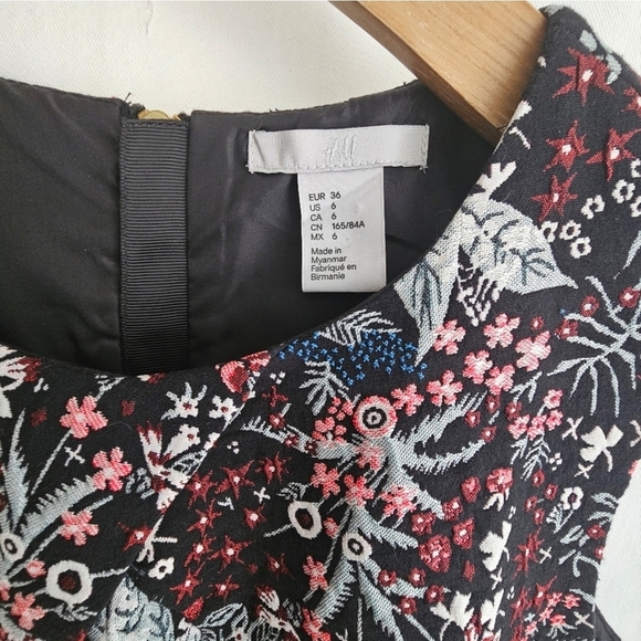H&M Floral Embroidery Sleeveless Dress - Picture 5 of 16